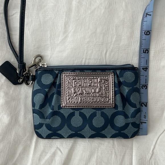 Coach Poppy Wristlet - Picture 9 of 9